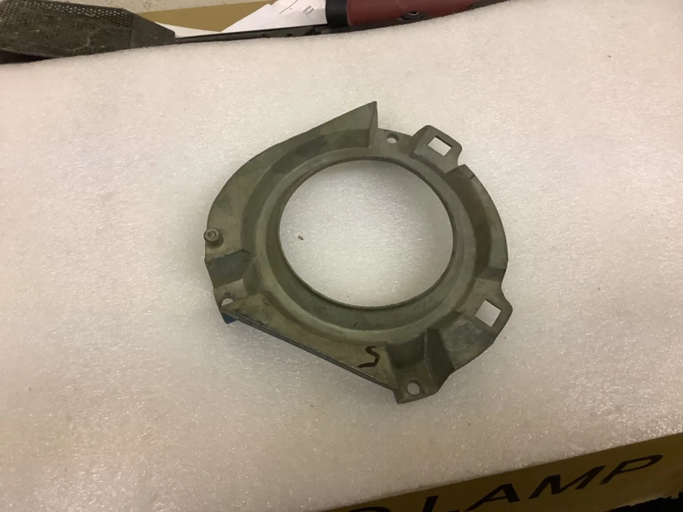 72 73 74 Challenger Faro Rejilla Soporte Cubo 3573493 Mopar Izquierdo Foto 3 de 3