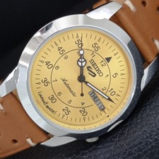 VINTAGE SEIKO 5 AUTOMATIC REFURBISHED JAPAN MENS GOLDEN DIAL WATCH a446646-1