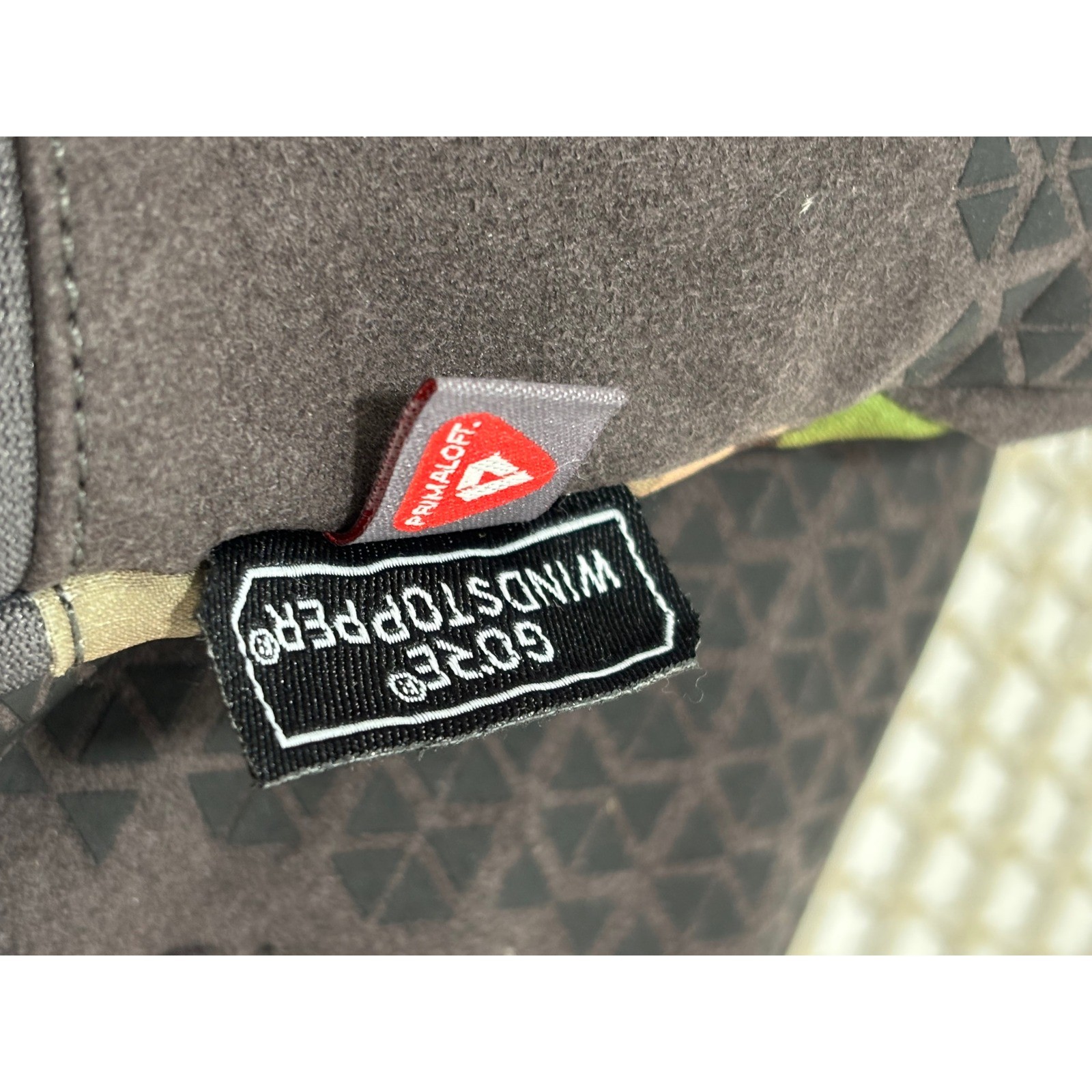 Under Armour Gloves GORE WINDSTOPPER Insulated Gloves S Green Black Camo EUC