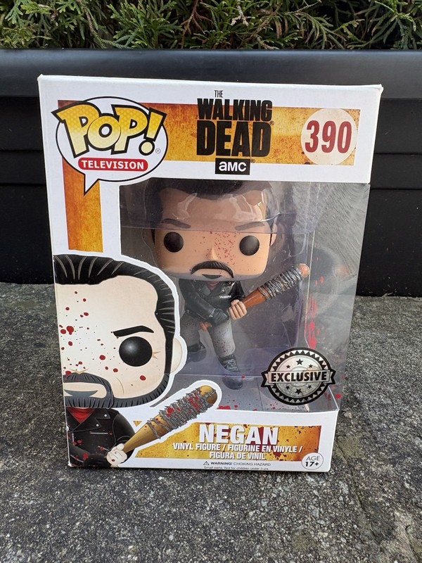 Funko Pop! TV The Walking Dead Blood Splattered Negan 390 (Vaulted, BNIB)