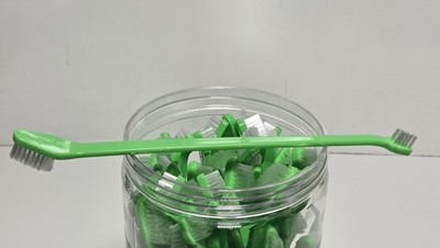 Green Plastic Toothbrushes - Bulk Pack for Dental Care 50 cnt