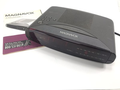 Magnavox AJ 3240/17 AM / FM Alarm Clock Radio W/ Manual Tested Working