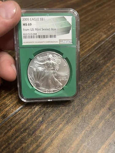 2005 $1 AMERICAN SILVER EAGLE NGC MS69 FROM US MINT SEALED BOX LABEL GREEN CORE