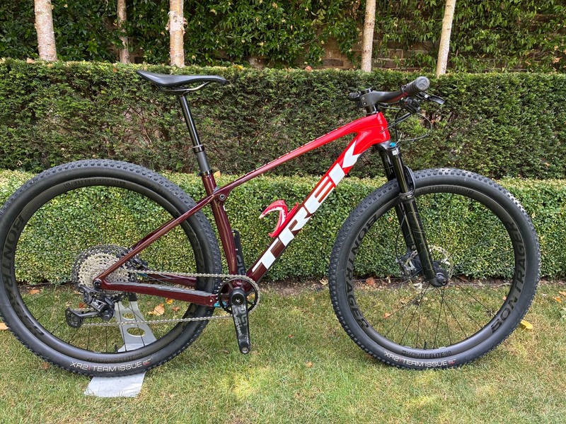 Trek Procaliber 9.8 Carbon XC MTB 2023 - Size Medium - XT, Dropper, Ride Wrap