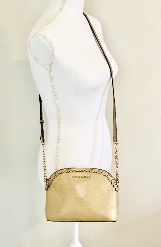 Michael Kors Jet Set зубчатый с заклепками купол через плечо бежевый - Изображение 3 из 4