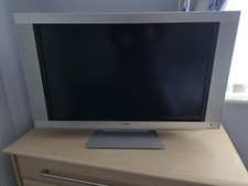 Toshiba LCD Colour TV / Monitor 30" with Stand & Remote
