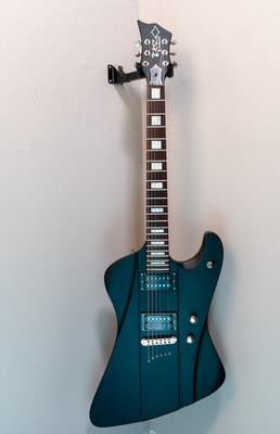 DBZ Diamond Hailfire Electric Guitar Black w/ Hard Case - Excellent Condition