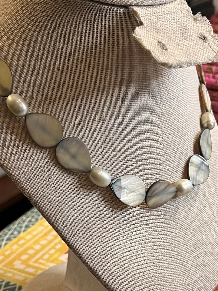 Shell And Freshwater Pearl Necklace And Earring Set With Sterling Findings - Image 2 of 4