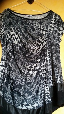 Tunique Asymétrique Noire Avec Dessin Blanc Graffiti - Marque Patrick Breal - Taille 42/44 - Occasion Très Bon État