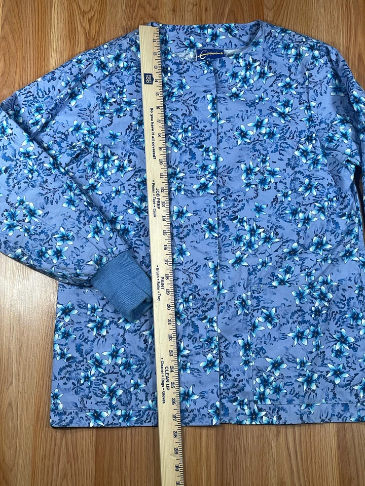 Crest Style 115 599 Long Sleeve Floral Snap Up Nursing Scrub Top Women’s Size XS - Image 3 of 4