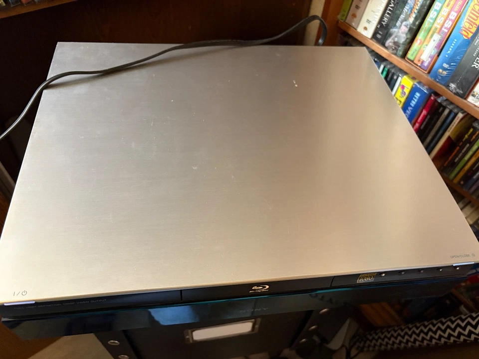Reproductor Blu-ray Sony BDP-S1 - Sin control remoto Foto 3 de 4