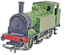 Hornby R252 LNER Class J83 Steam Loco 8477 Green OO Gauge 0-6-0T Runner Unboxed.