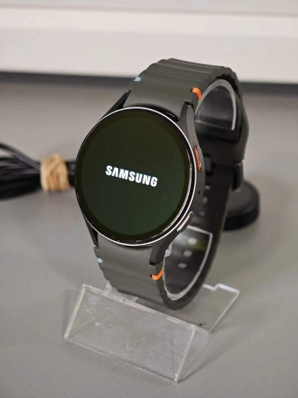 Samsung Galaxy Watch 7, photo 1 sur 5