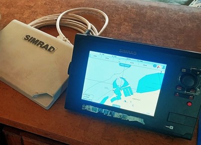 Simrad NSS8 Touch Multifunktions Plotter mit Echolot und Radar funktion