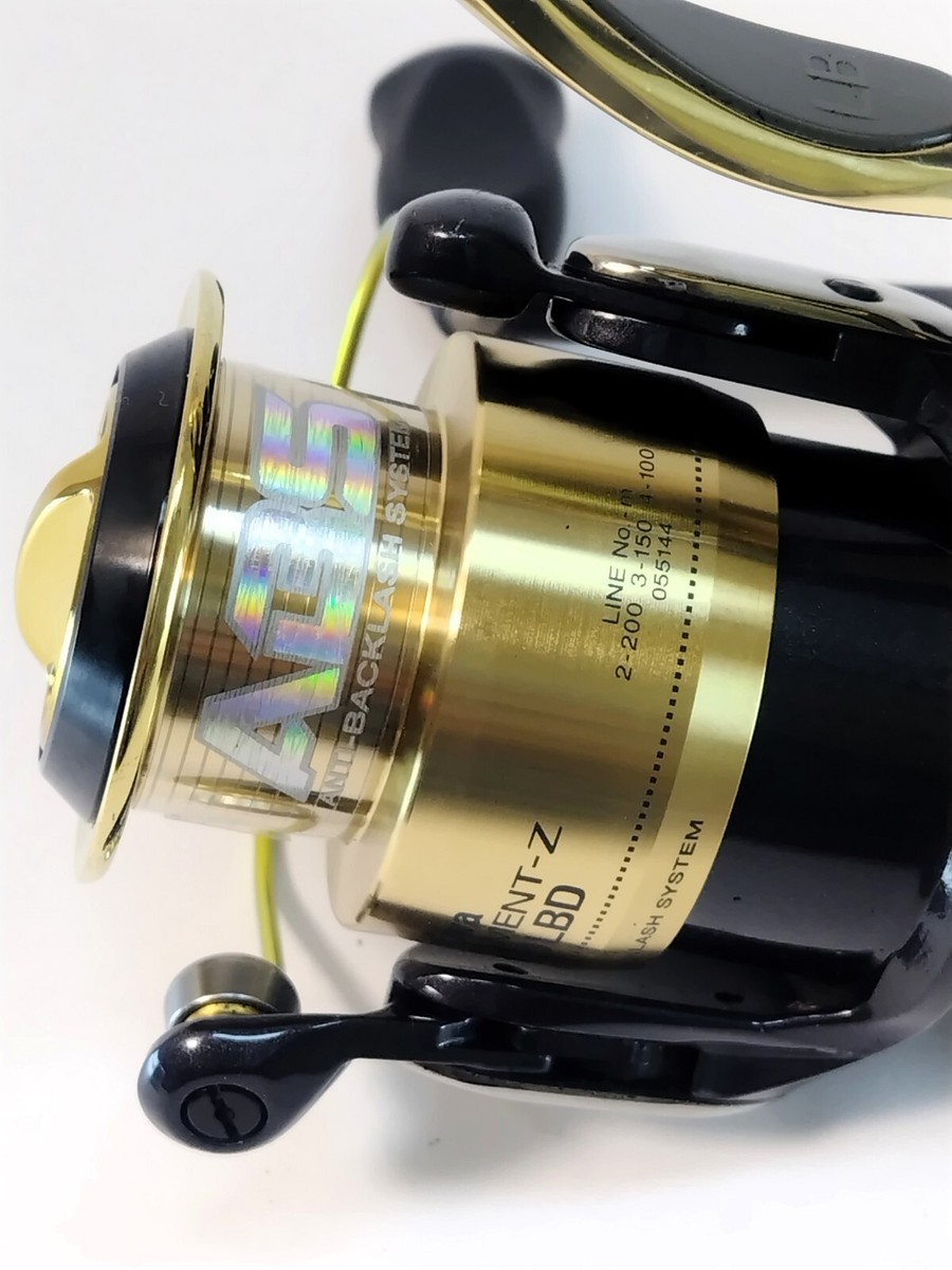 DAIWA TOUNAMENT-Z 2500LBD with two genuine spools from Japan