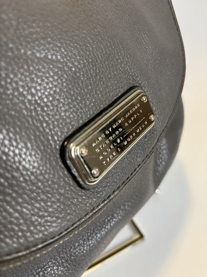 Bolso Bandolera Marc Jacobs Cuero Gris Cemento AUTÉNTICO con Cadena Post-Mercado Foto 2 de 4