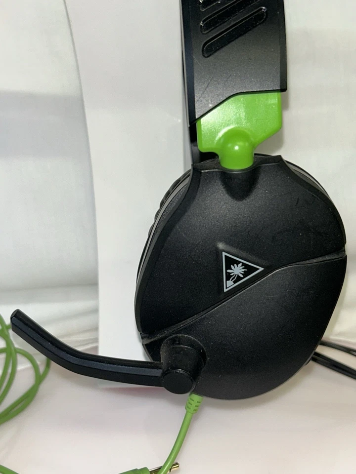 Turtle Beach Stealth 600 Gen 2 USB Store Display Headset With Cord - Image 2 of 4