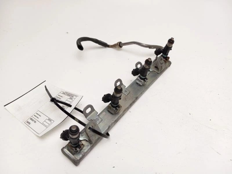 Inyector de riel de combustible Nissan Rogue 2008-2015 Foto 3 de 4