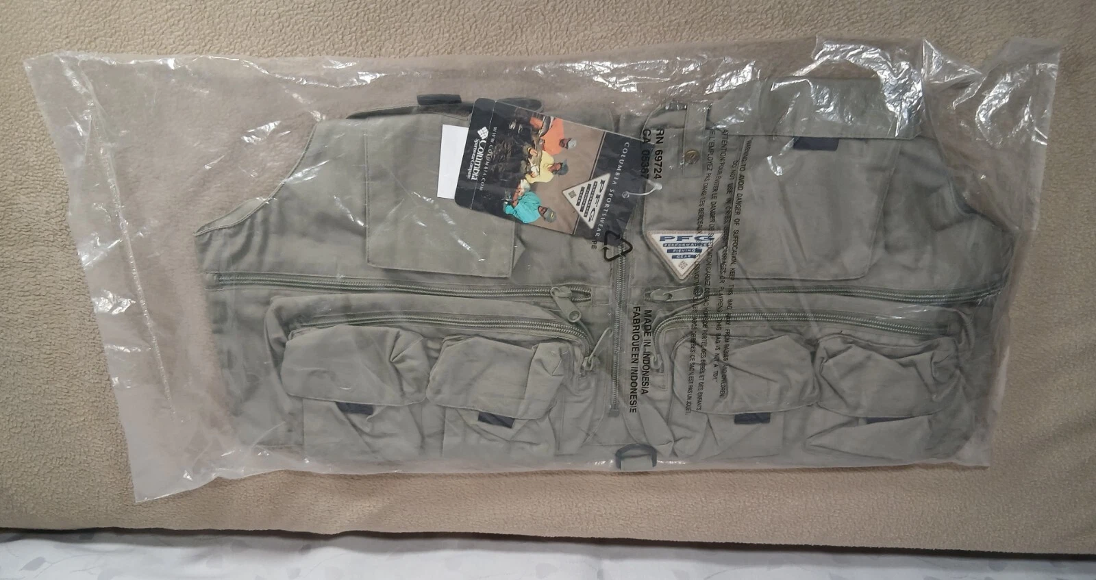 Columbia henrys fork 2 fishing vest size M new