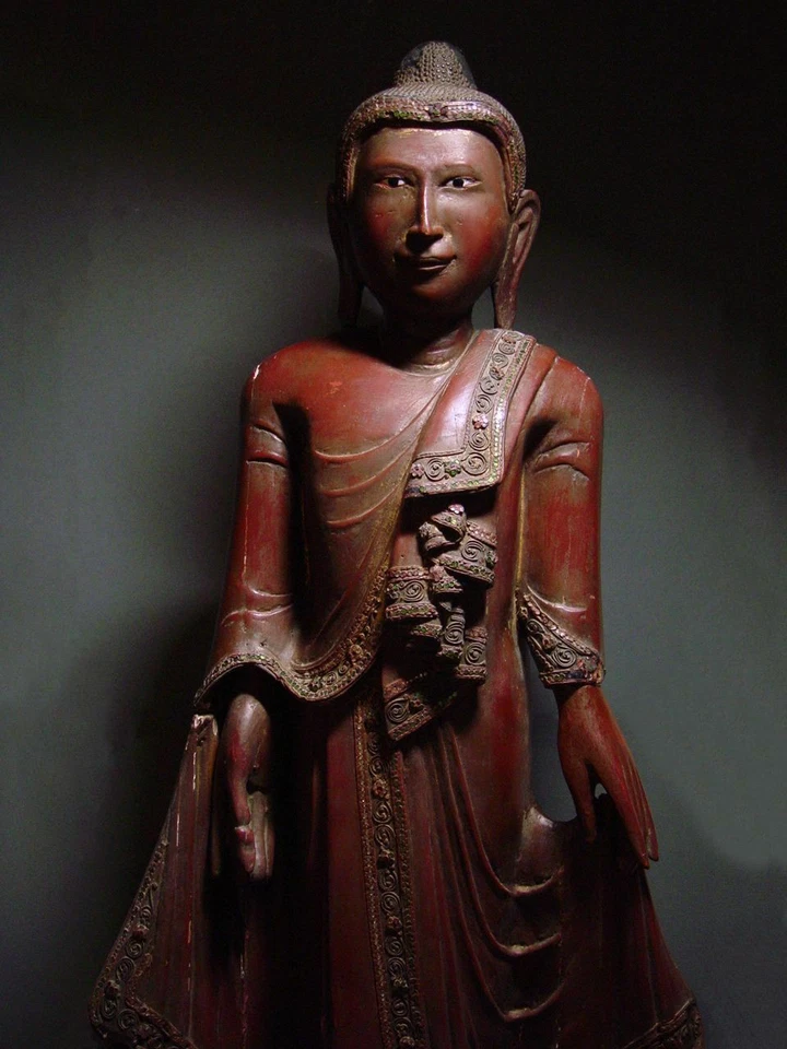 MANDALAY BIRMANO PERÍODO BUDA DE PIE. MADERA. MYANMAR SIGLO 18/XIX. Altura: 90 cm Foto 3 de 4