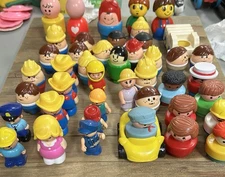Lot Of 44 Vintage 90s Little People, Little Tykes And Other Figures