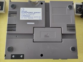 Nintendo NES Console + 2 manettes + super Mario Bros/ duck hunt