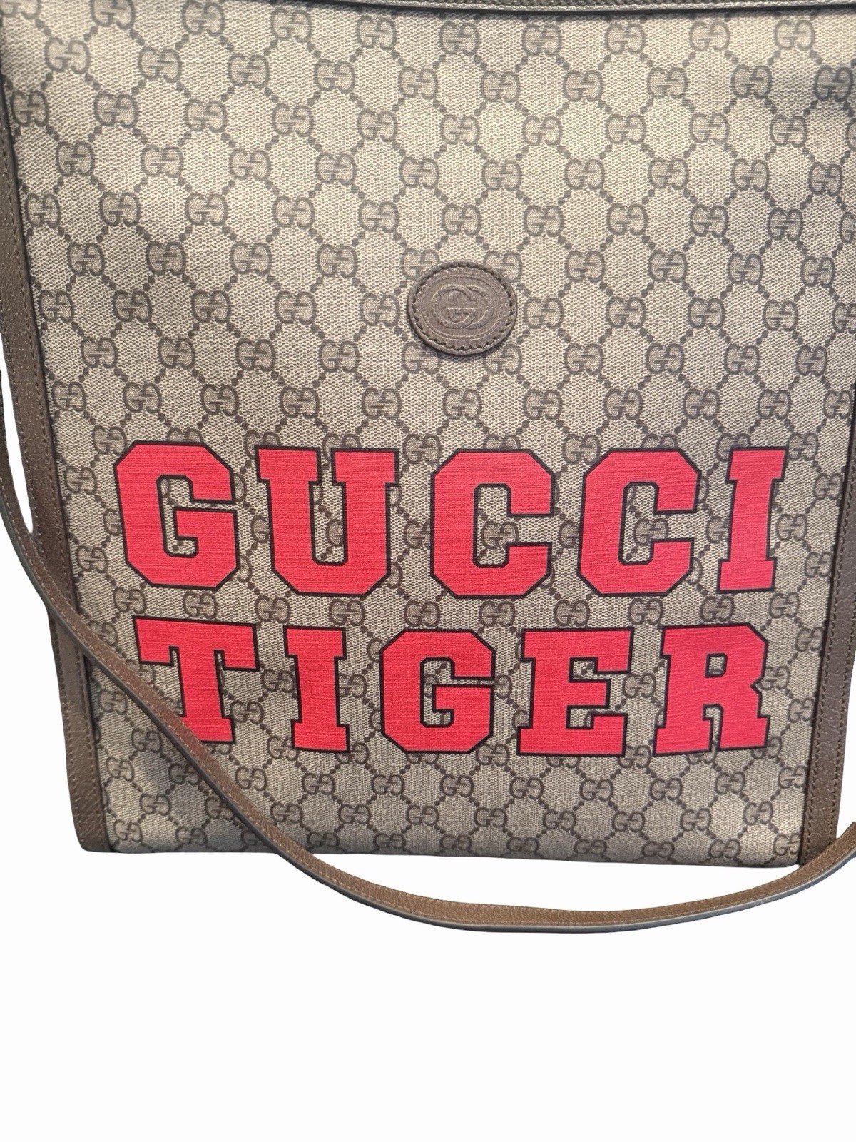 Unworn/unused Gucci Tiger Tote GG Supreme Vertical Bag image 6
