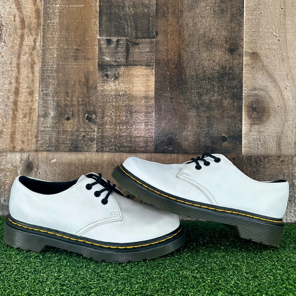 Dr. Martens 1461 White Leather Oxfords Dress Casual Shoes - Junior Size 1 - Image 2 of 4