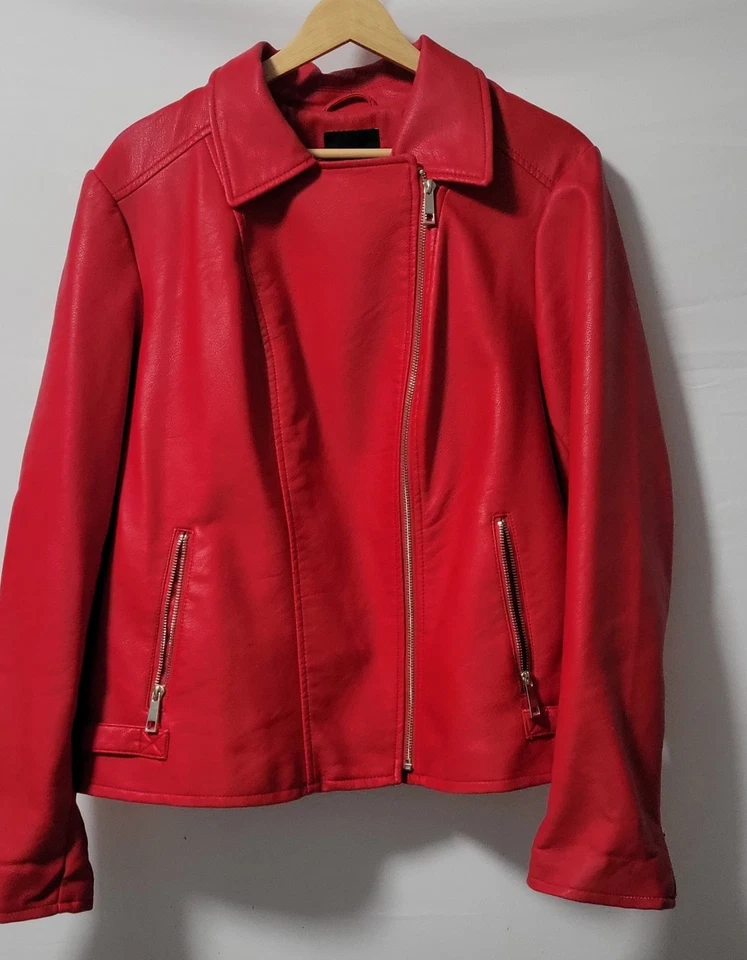 Chaqueta de moto roja con cremallera angular lateral de cuero sintético XL A.N.A  Foto 3 de 4