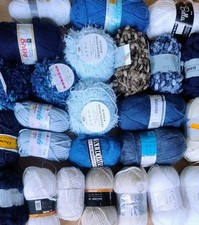 Wollpaket 24 neue Knäuel Strickgarn Effektgarn verschiedene Sorten blau weiß