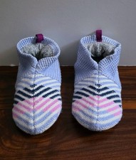 Bombas Gripper Slippers Baby Blue Chevron Pattern Size Medium Women's