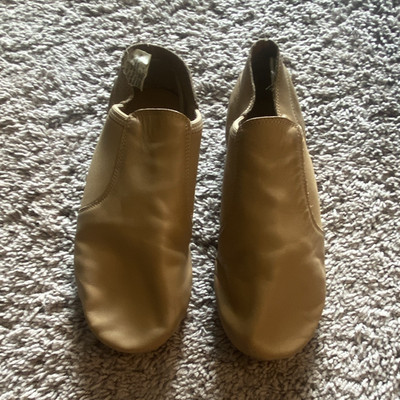 WEISSMAN size 9.5 Women s Beige Slip-On Jazz & Hip Hop Dance Shoes, Split Sole