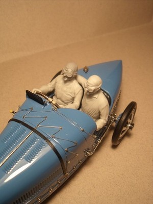 1/18  FIGUREN  BUGATTI  TYPE 35  1927  VROOM   FUR  CMC  CMR  MINICHAMPS