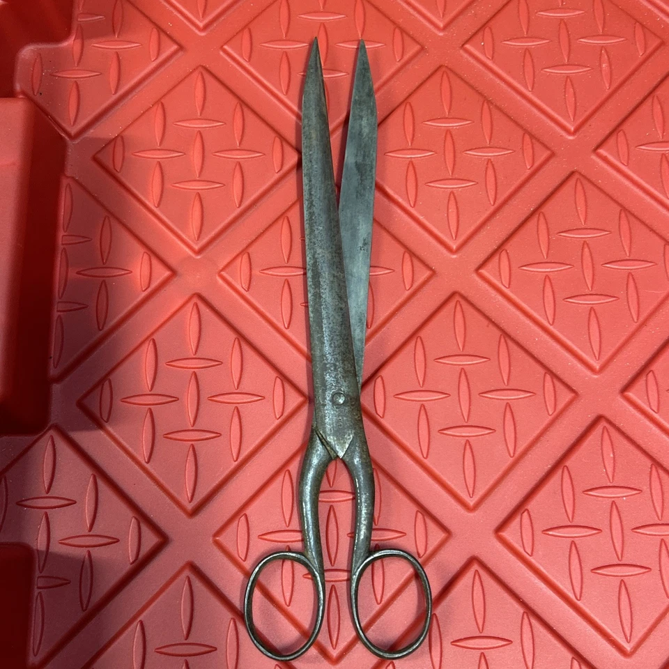 Hand Forge tailor scissors L U Z large 11 1/2 Inch sharp Old - Image 2 of 4