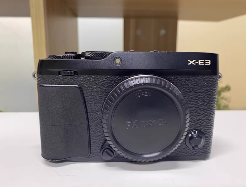 【極美品、完動品】富士フィルム　X-E3 Fujifilm ブラック ヨドバシ.com - 富士フイルム FUJIFILM X-E3 シルバー [ボディ] 通販