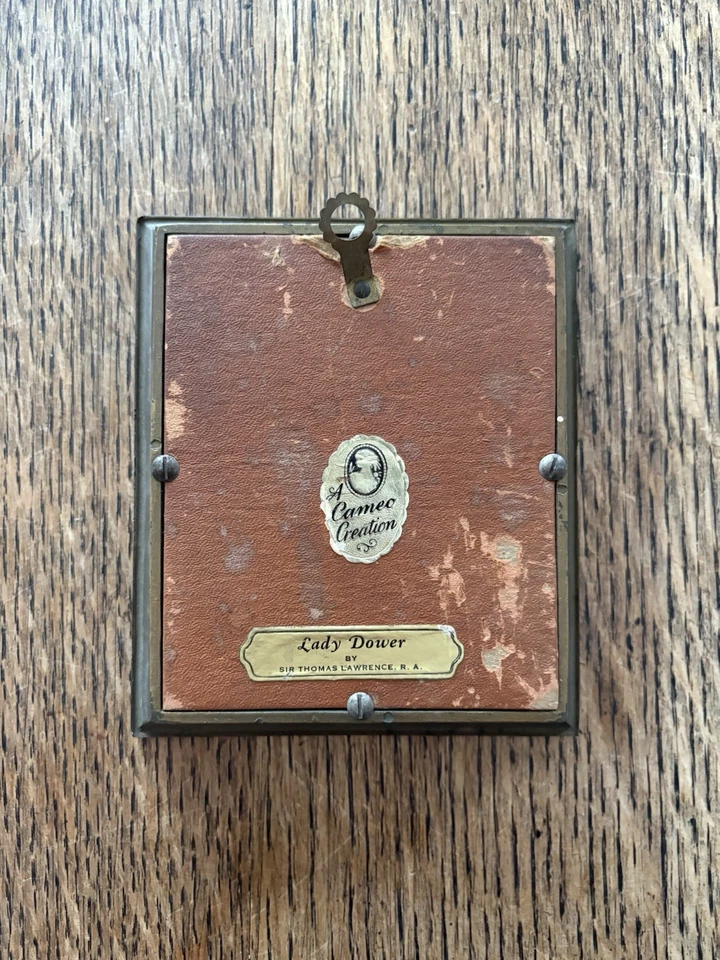 Retrato enmarcado de creación camafeo de colección Lady Dower por Sir Thomas Lawrence Foto 4 de 4