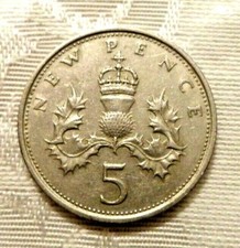 1970 United Kingdom  Five 5 New Pence  Queen Elizabeth II