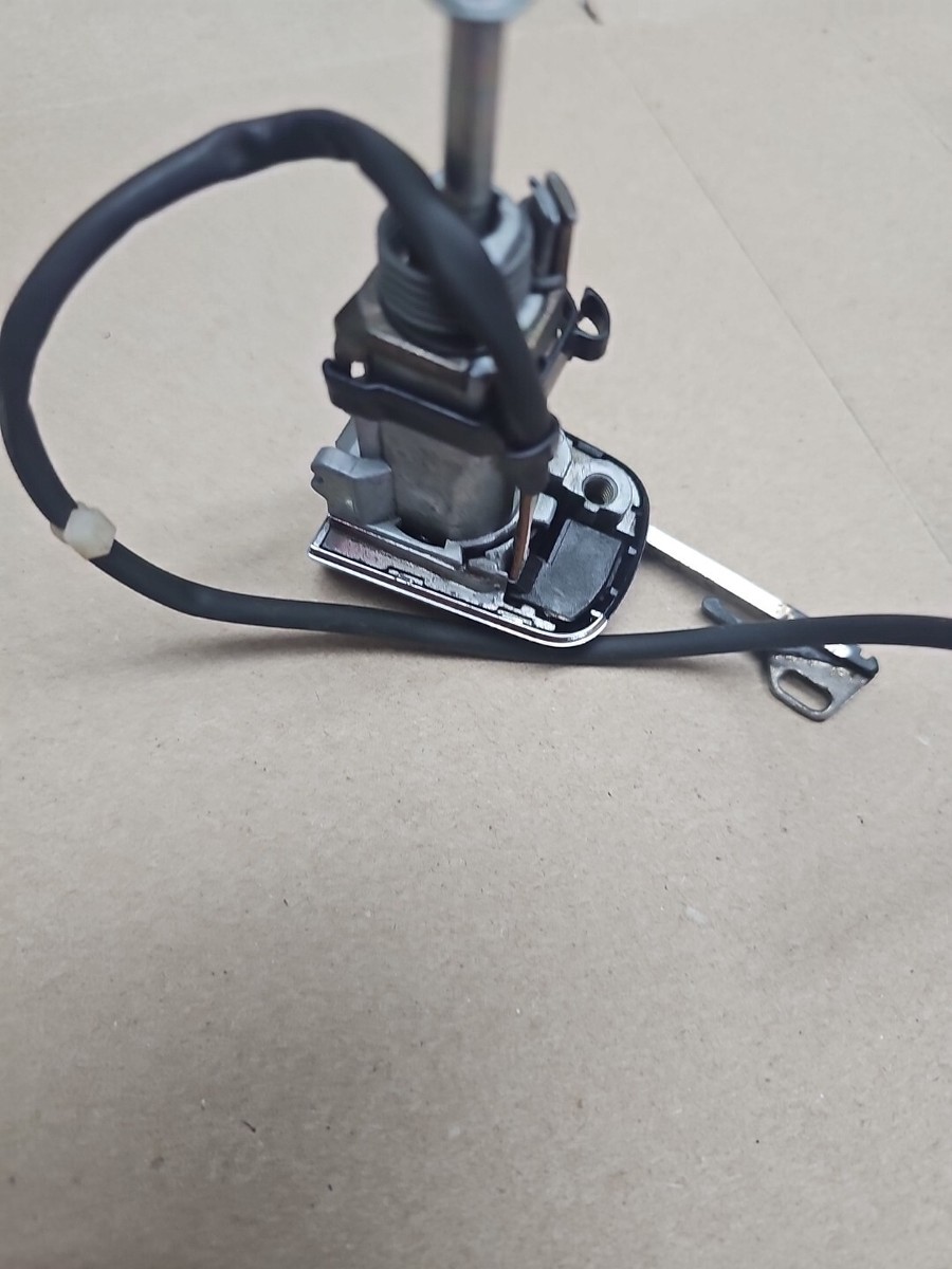 Mercedes Original Left Door Lock w Key W202 W208 W210 A2027601977  