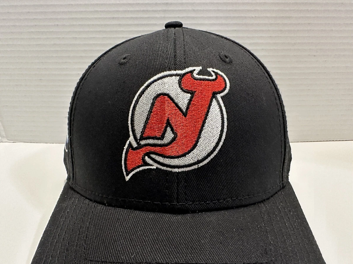 NHL New Jersey Devils Vintage Suede Grey Snapback Hat, Men's, Gray