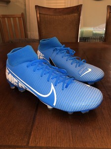 Nike Mercurial Superfly 7 Academy TF Neighborhood.
