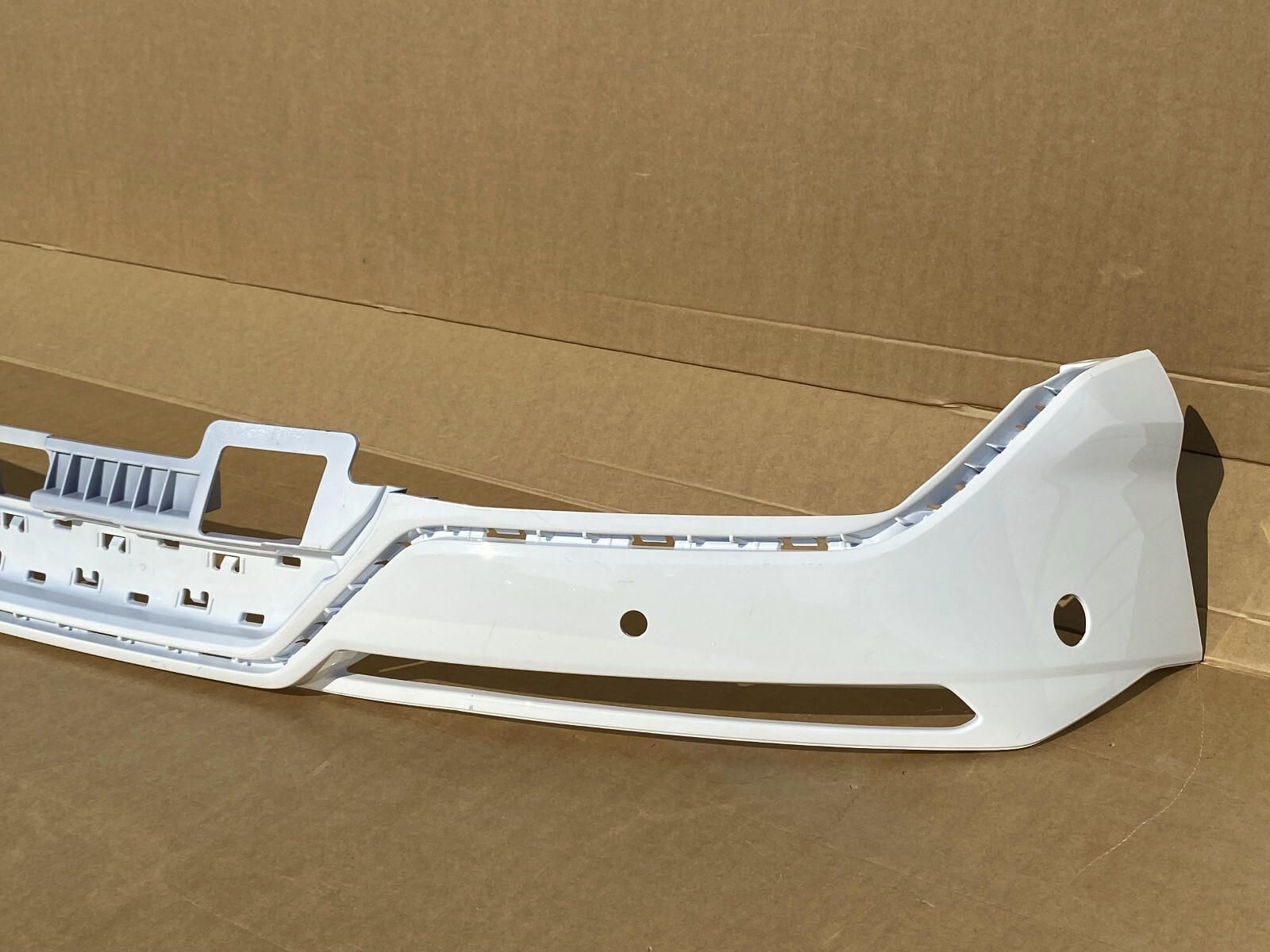 PERFECT! 2019-2022 LAMBORGHINI URUS REAR MIDDLE BUMPER COVER PANEL OEM