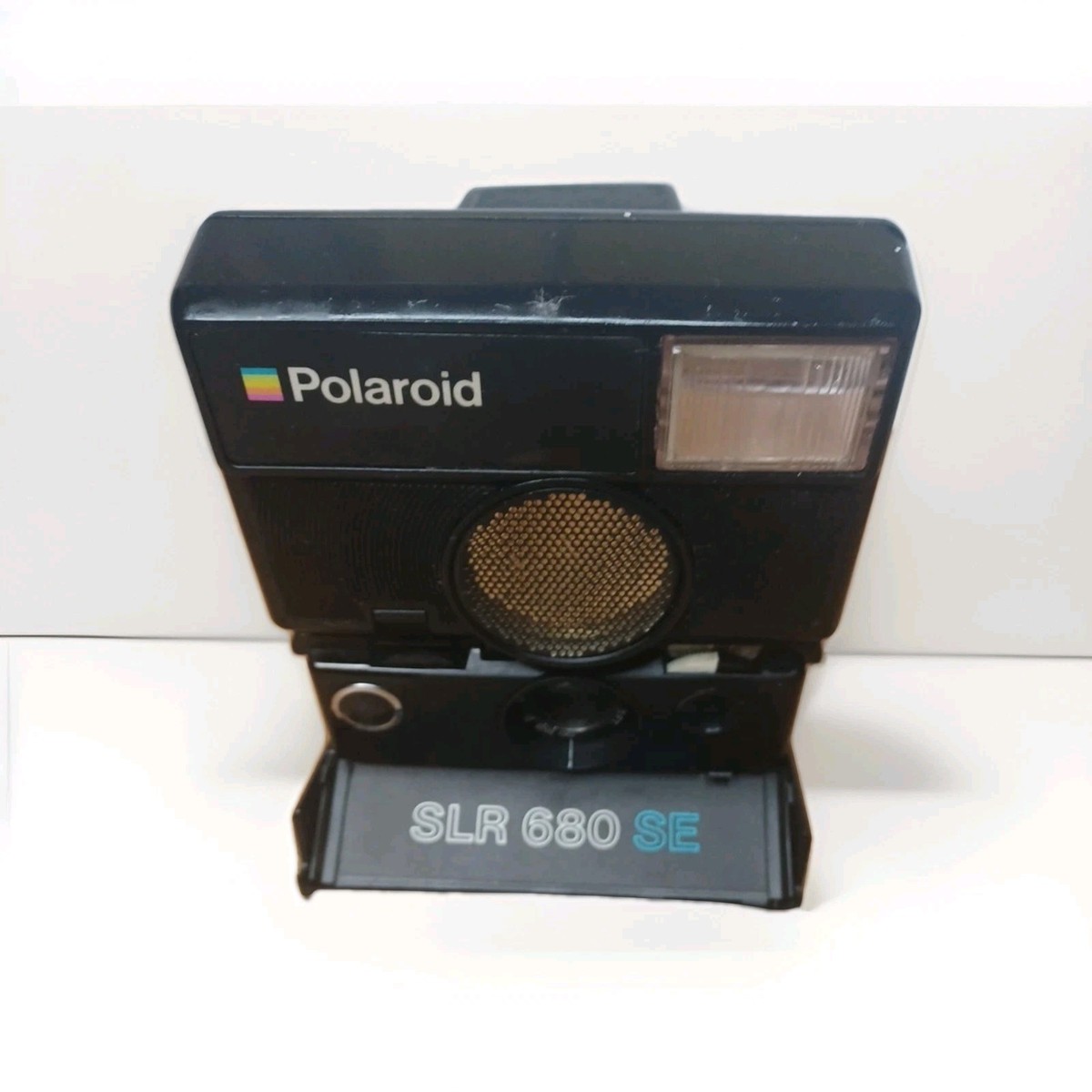 Polaroid SLR 680 SE Instant Camera w/Original Strap *ReConditioned