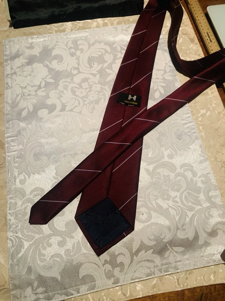 Corbata a rayas vintage años 90 - Ford - Borgoña de Hollygreen. Logo bordado Foto 3 de 4