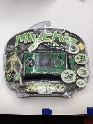 MIUCHIZ Monsterz Creeper Green Handheld Game by MGA Entertainment