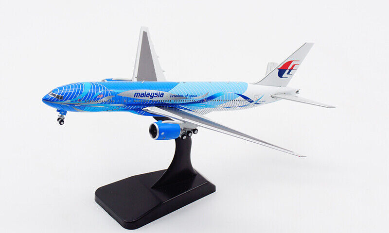 1:400 JC Wings Malaysia Airlines BOEING 777-200ER Passenger Plane