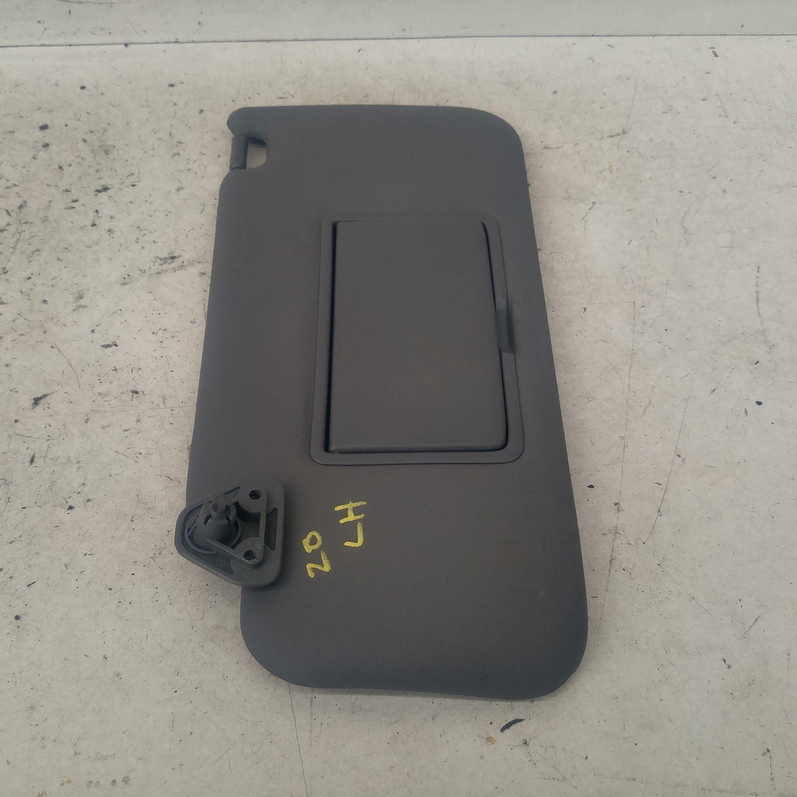 NISSAN PATHFINDER SUN VISOR R50, RH SIDE ONLY, 02/9906/05 FREE