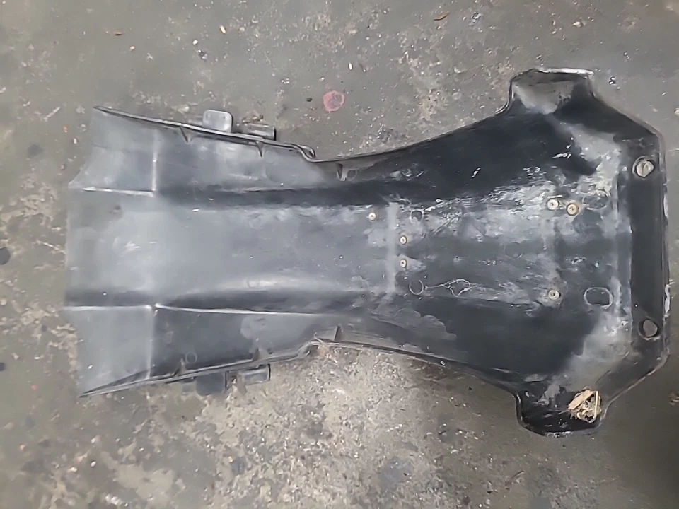 HONDA 1982 1983 VF750S V45 SABLE RUEDA TRASERA PLÁSTICO GUARDABARROS CUBIERTA Foto 4 de 4