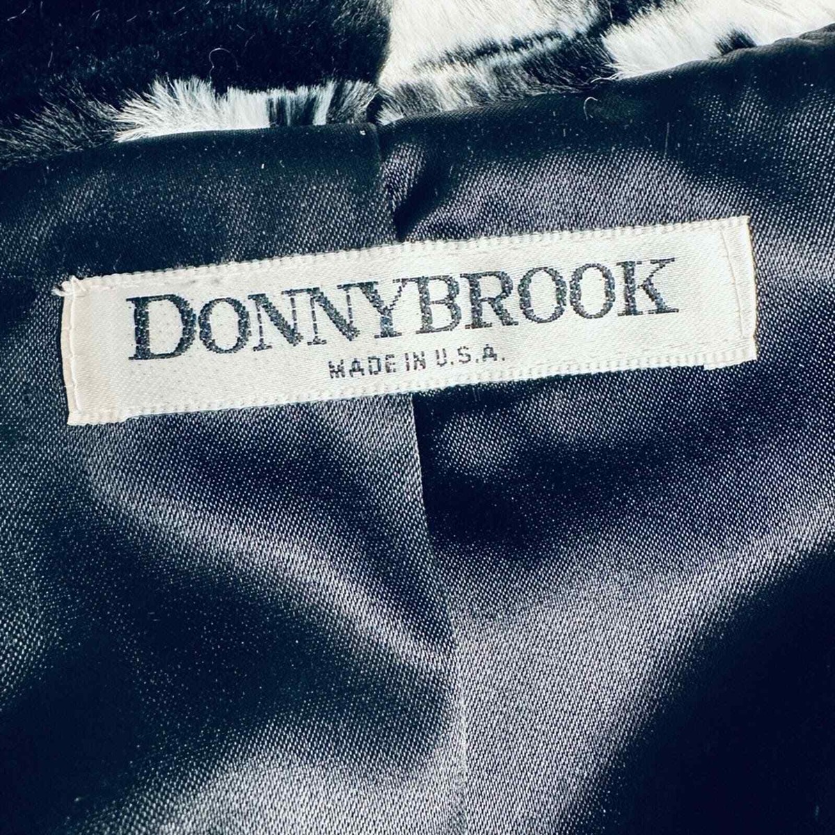 RARE 1980s Vintage Donnybrook Faces Faux Fur Oversized Coat RARE 1980s Vintage Donnybrook Faces Faux Fur Oversized Coat