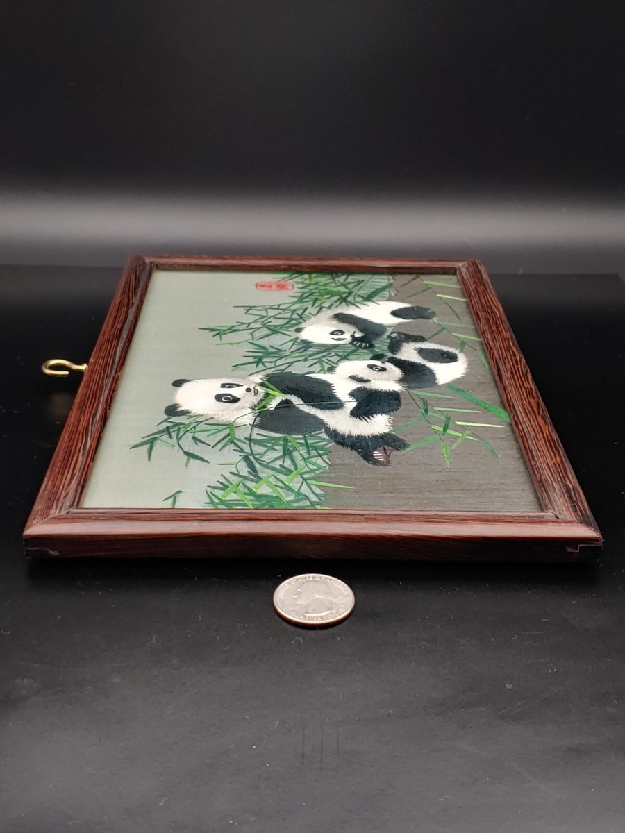 蜀绣大熊猫图鸡翅木框Chinese Shuxiu Silk Embroidery Panda Family