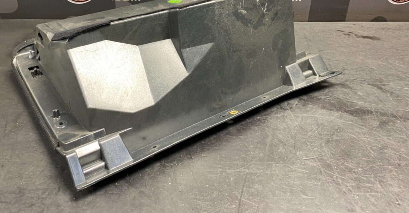 Porsche 911 GT3 2004 Glove box Black